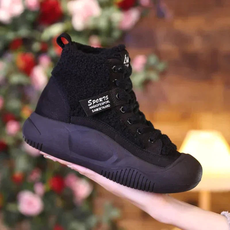 Nancy™: Neue Sneaker mit robuster Sohle