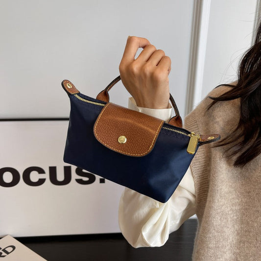 Elegante Handtasche von WOLFFMODE: Funktionalität und Stil für Frauen