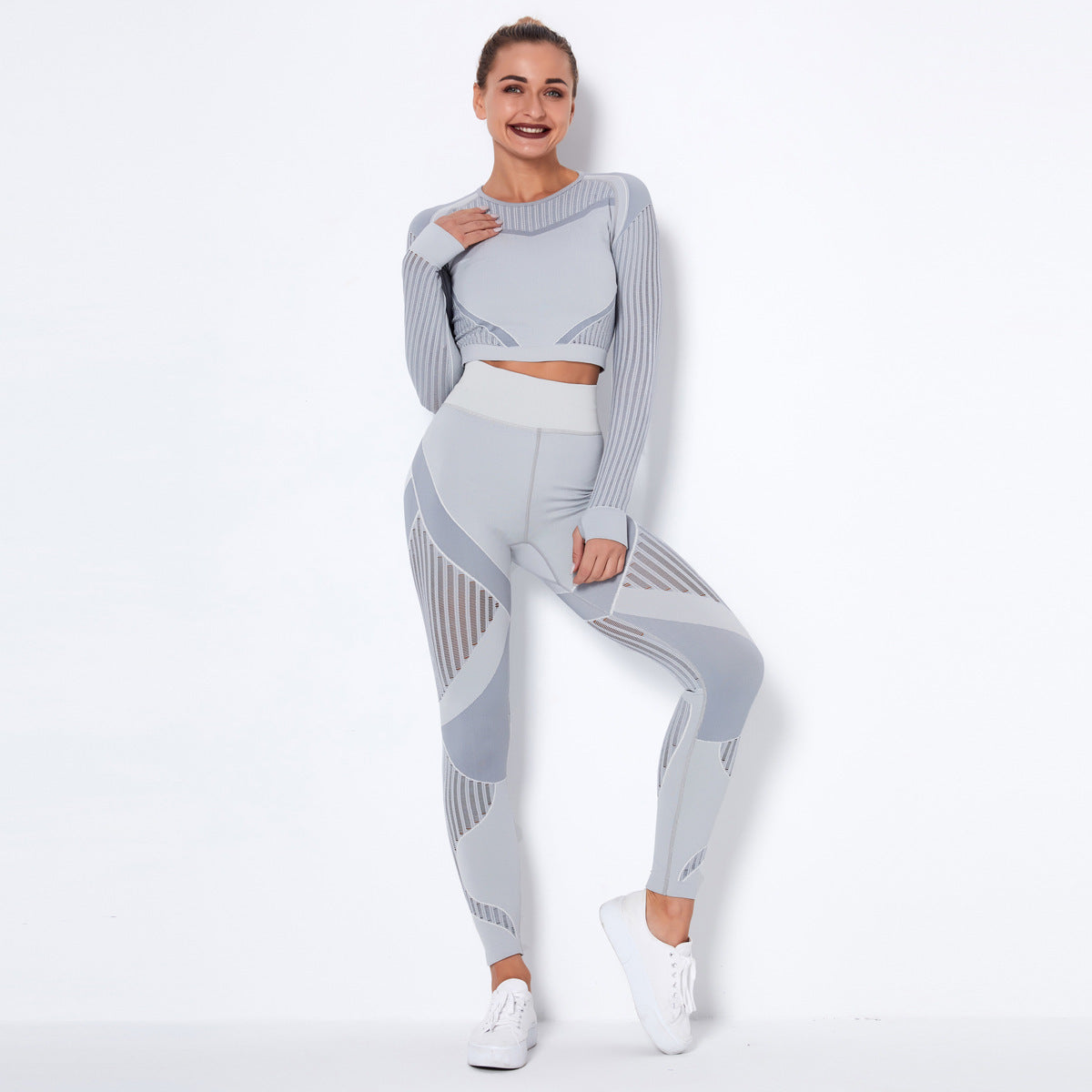 Yoga-Outfit mit langen Ärmeln von WolffMode