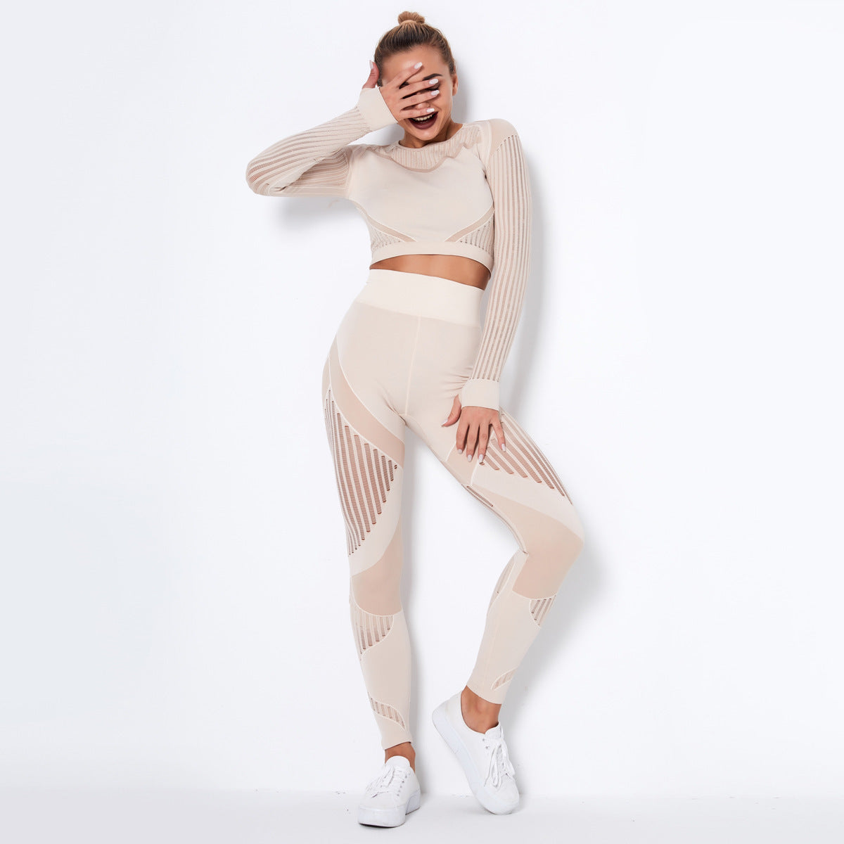 Yoga-Outfit mit langen Ärmeln von WolffMode