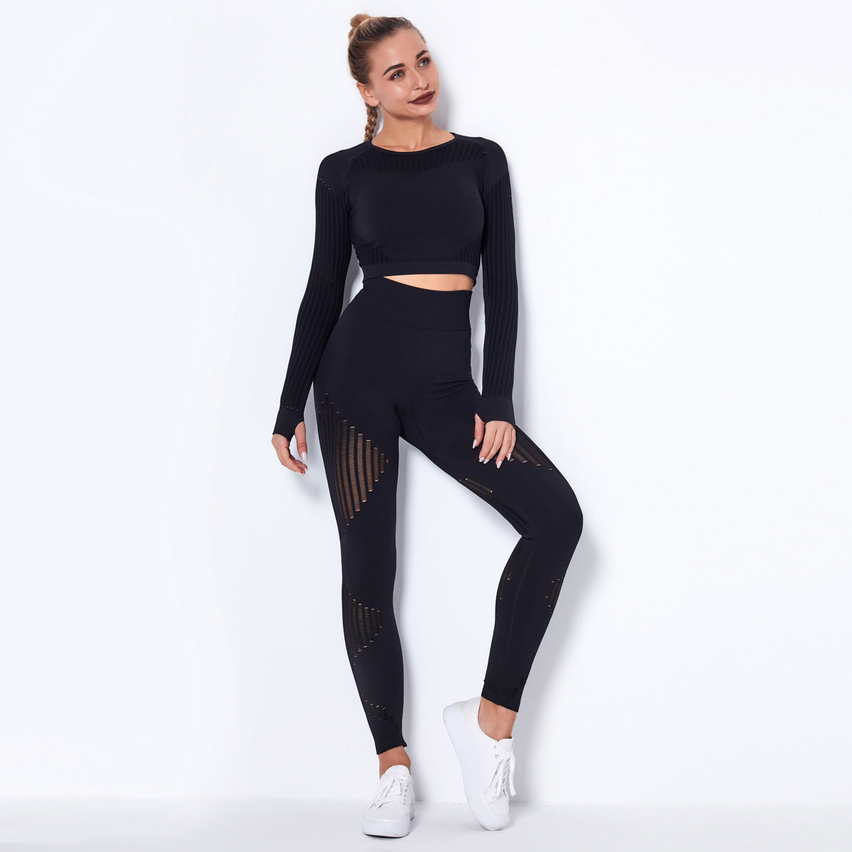 Yoga-Outfit mit langen Ärmeln von WolffMode