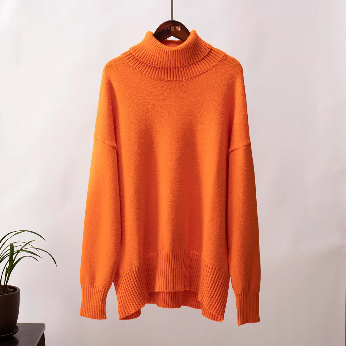 Moderne, stilvolle Winterpullover