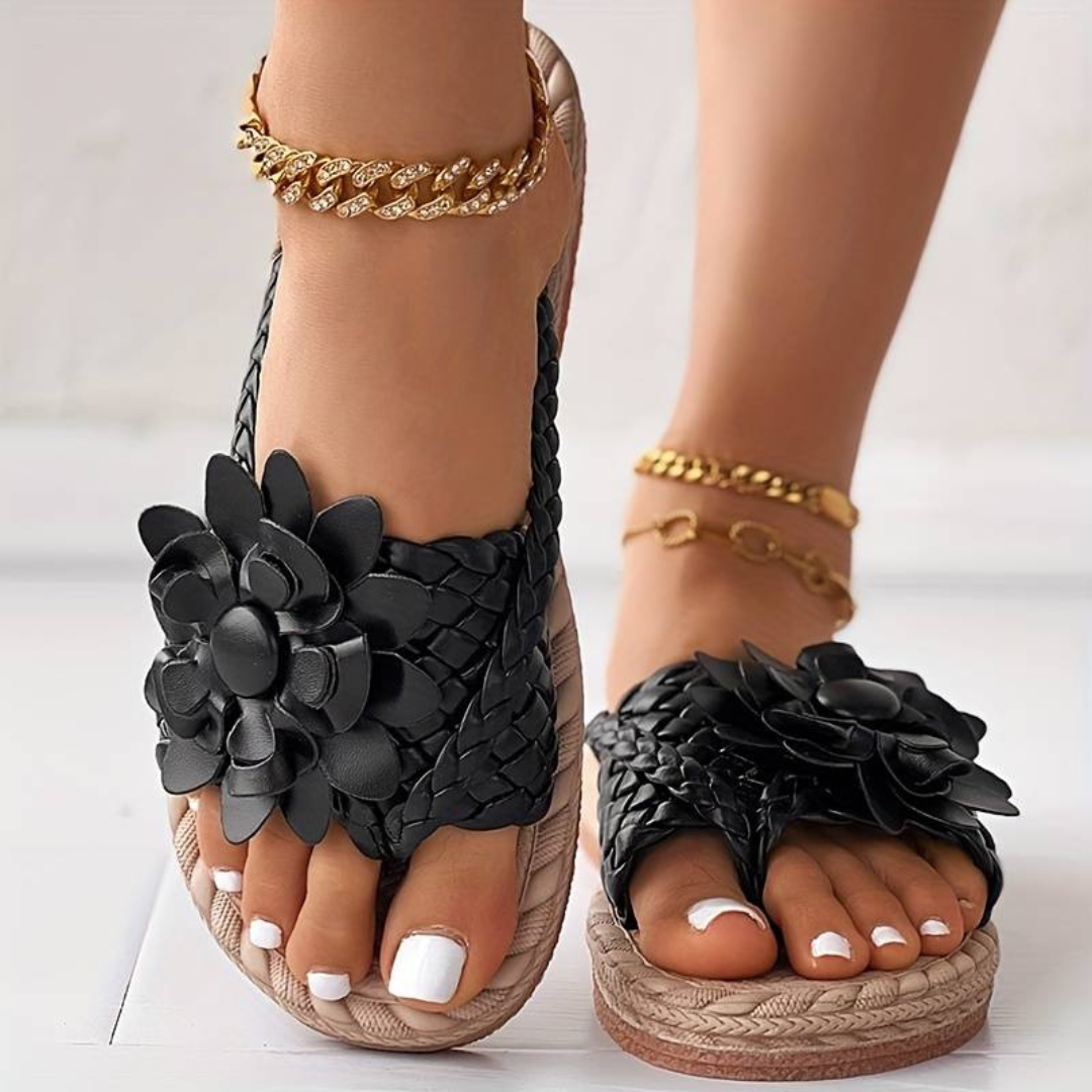 Elegante Damen-Flipflops mit geflochtenen Riemen und offener Zehenpartie
