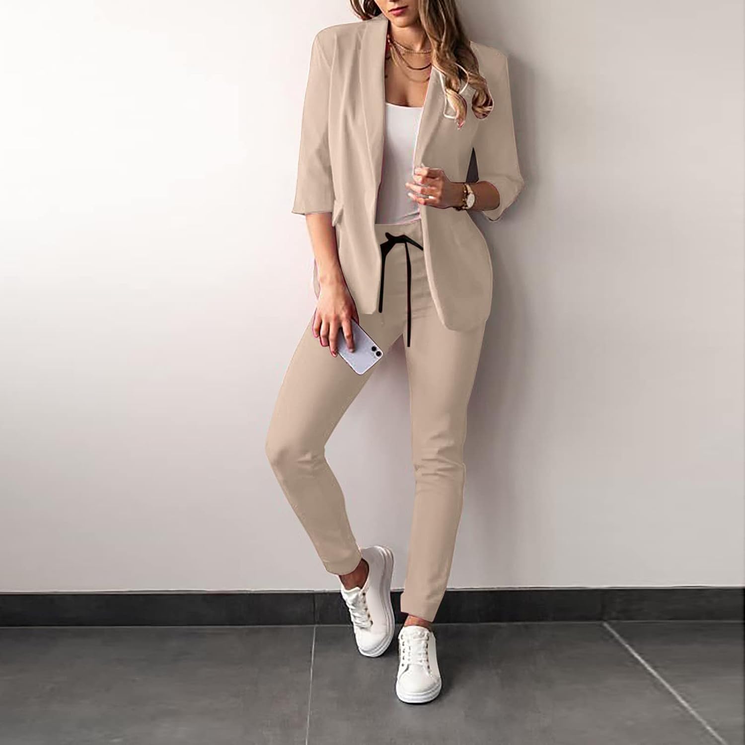 Elegantes Damen-Zweiteiler-Outfit: Blazer und Hose von WolffMode