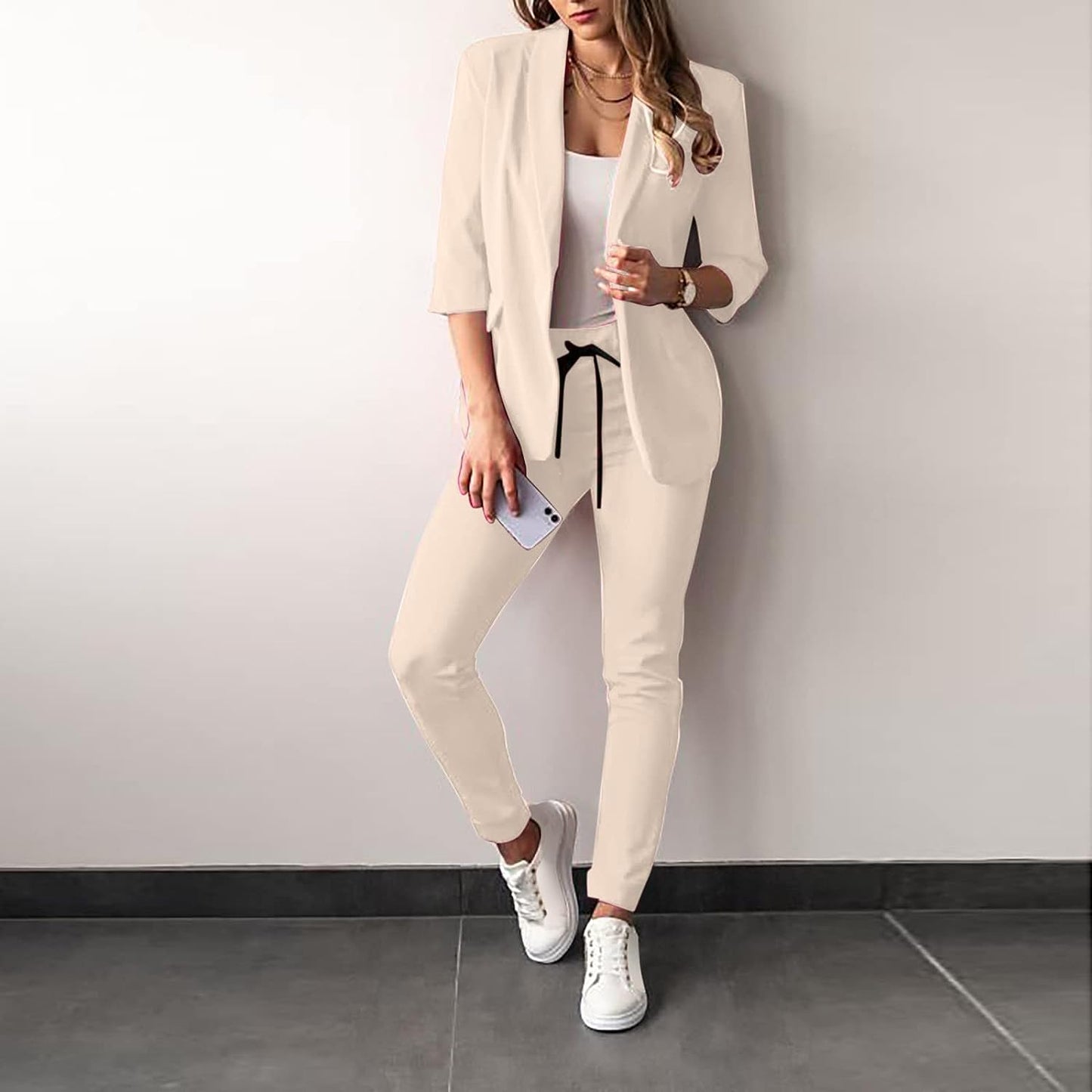 Elegantes Damen-Zweiteiler-Outfit: Blazer und Hose von WolffMode