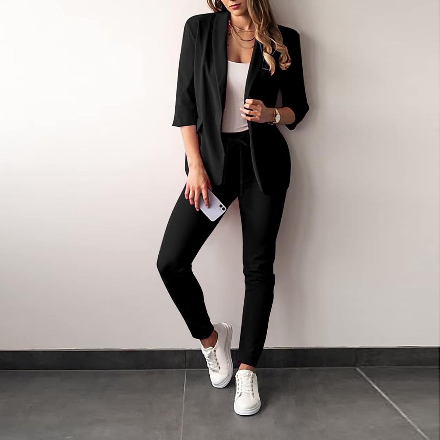 Elegantes Damen-Zweiteiler-Outfit: Blazer und Hose von WolffMode