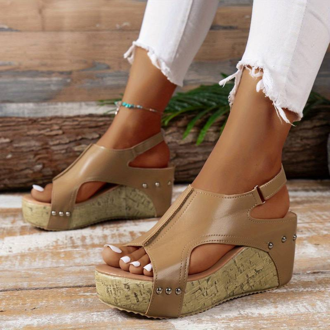 Komfortable und elegante Keilsandalen für den Sommer