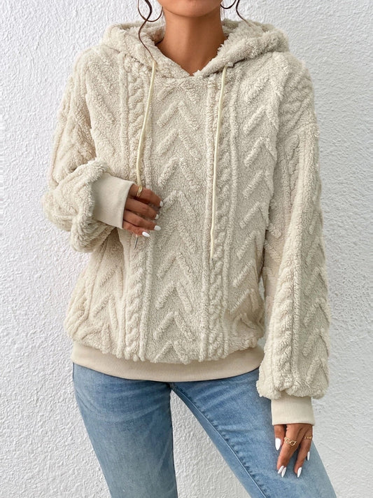 Frauen-Hoodie von WOLFFMODE: Bequemer Herbstpullover mit Kapuze, Kordelzug und langen Ärmeln