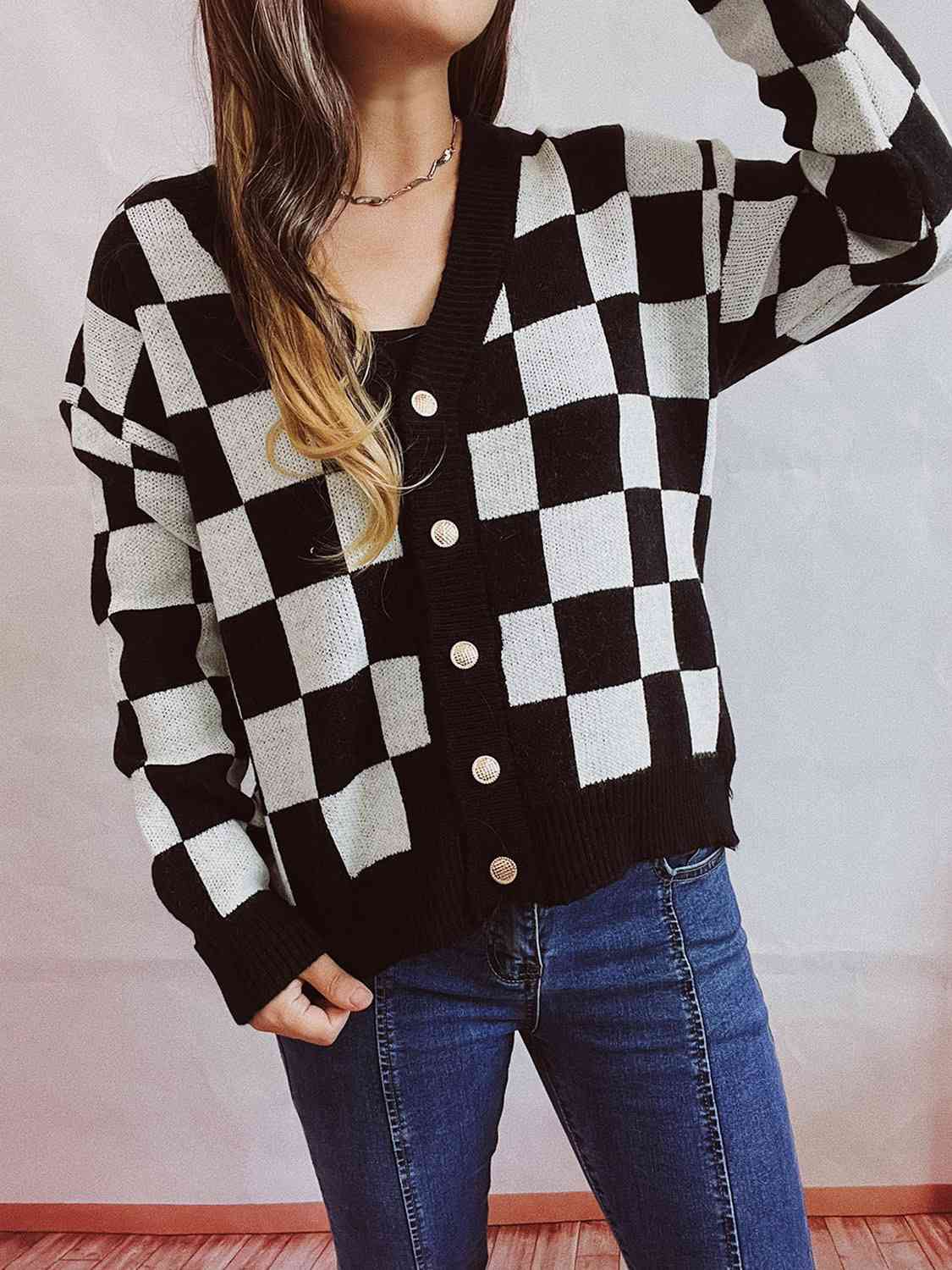 Stylish and Minimalist WolffMode Cardigan