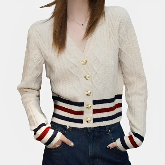 Wolffmode: Elegantly patterned buttoned pullover