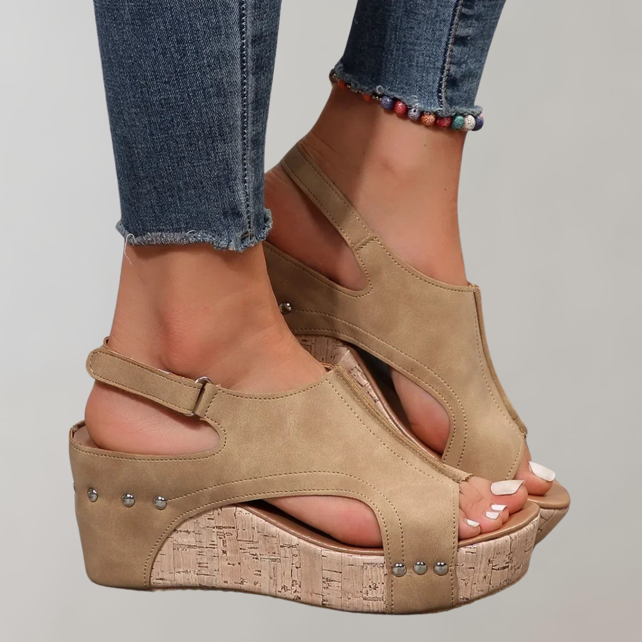 Komfortable orthopädische Damen-Sandalen mit hohem Absatz