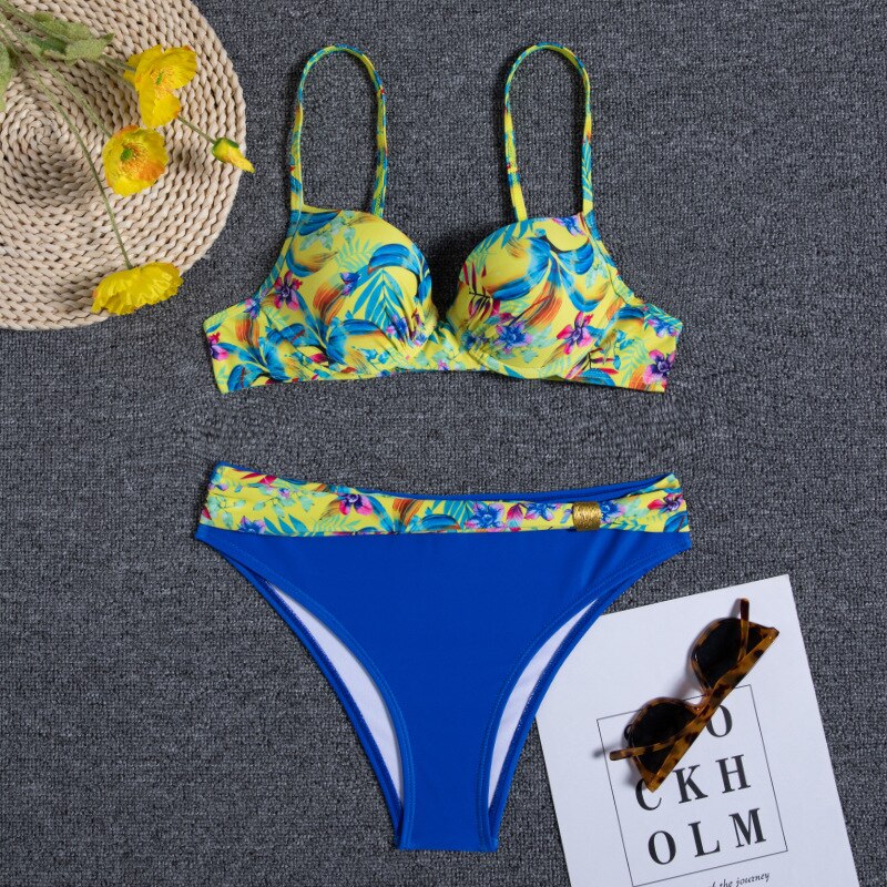 Blauer Blumen-Bikini von Wolffmode