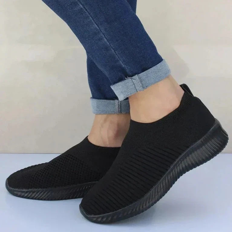 Women's Lightweight WolffMode Slip-On Casual Sneakers