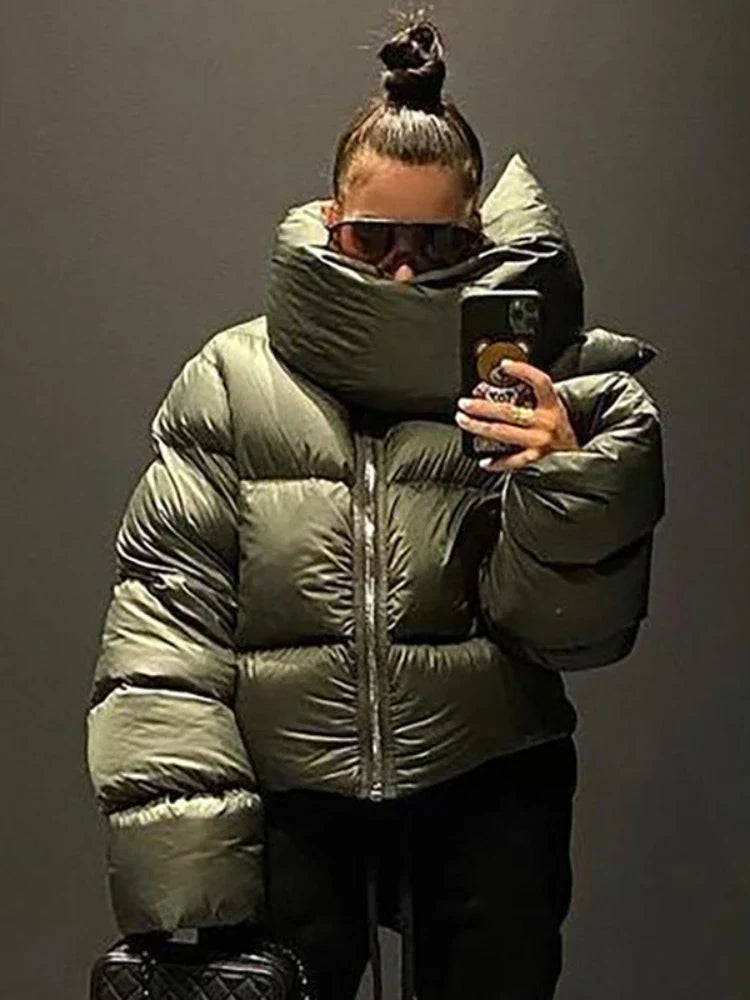 Große, bequeme Pufferjacke mit Rollkragen