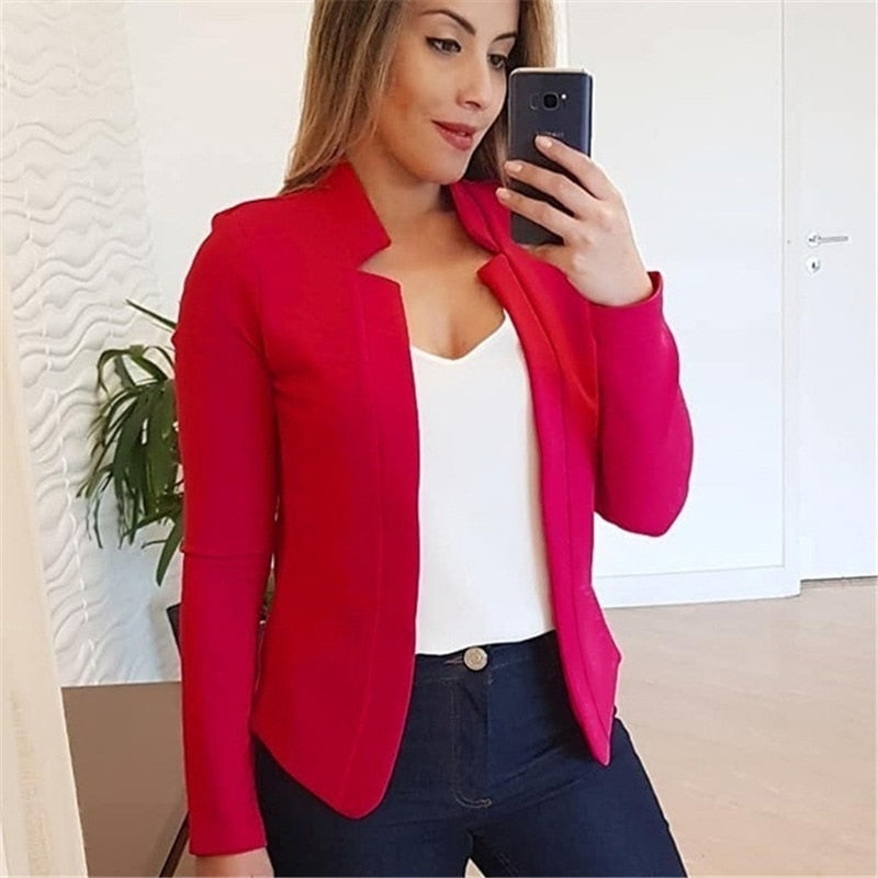 Eleganter Damen-Strickblazer mit langen Ärmeln in verschiedenen Farben von WOLFFMODE