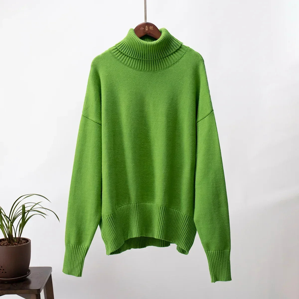 Wolle Pullover mit hohem Kragen von WOLFFMODE