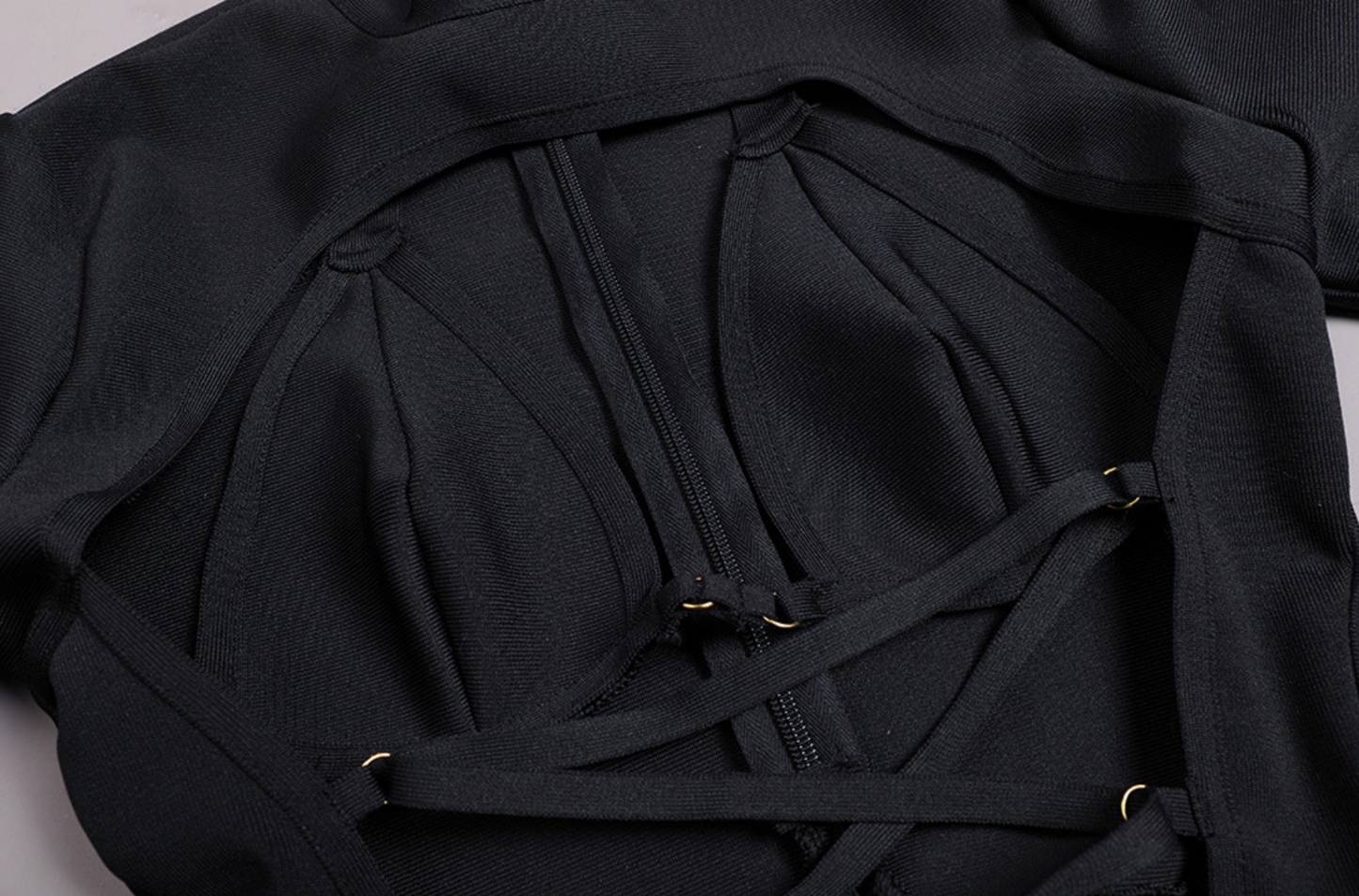 Langärmliges Maxikleid mit Cut-outs