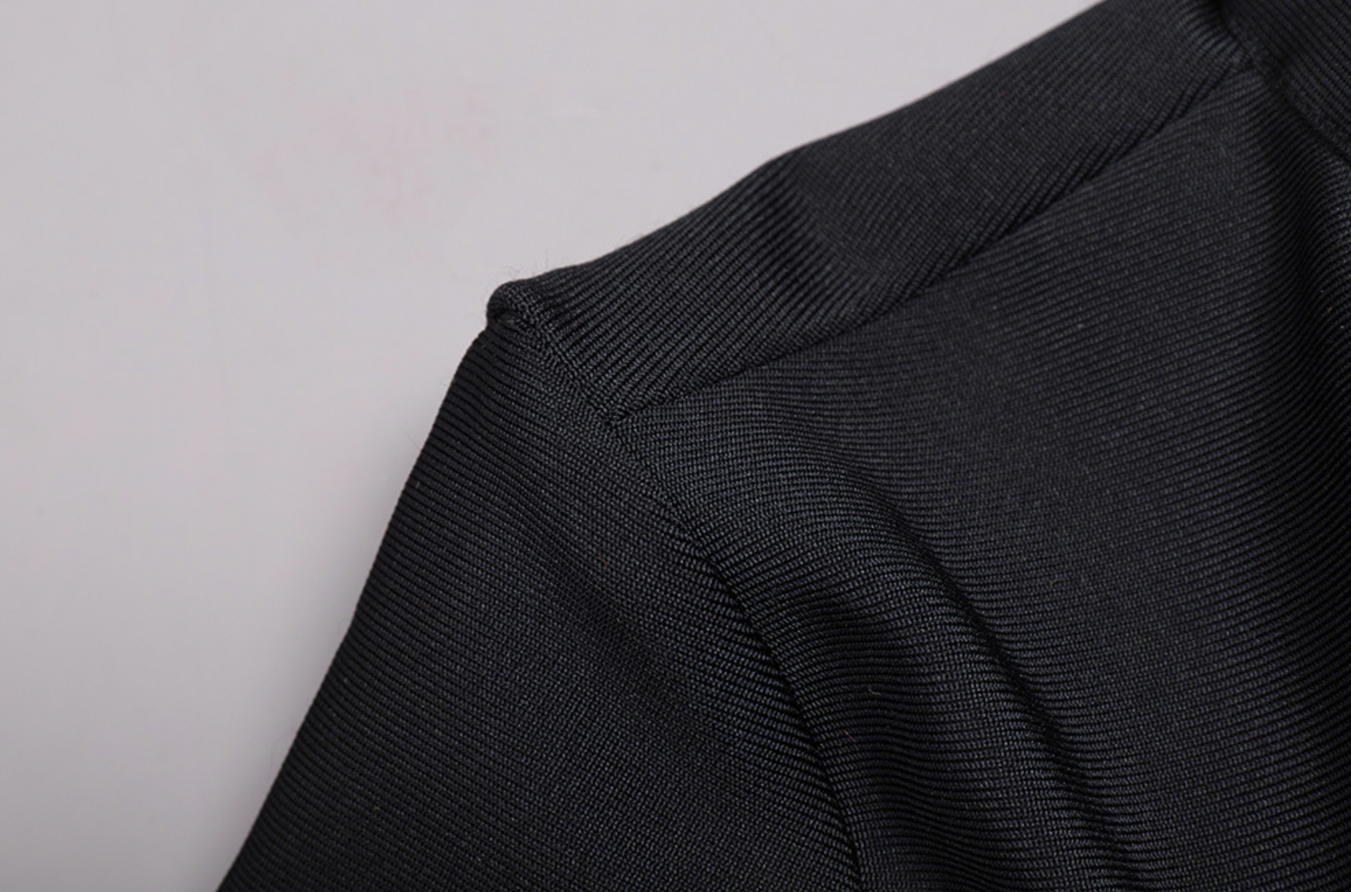 Langärmliges Maxikleid mit Cut-outs