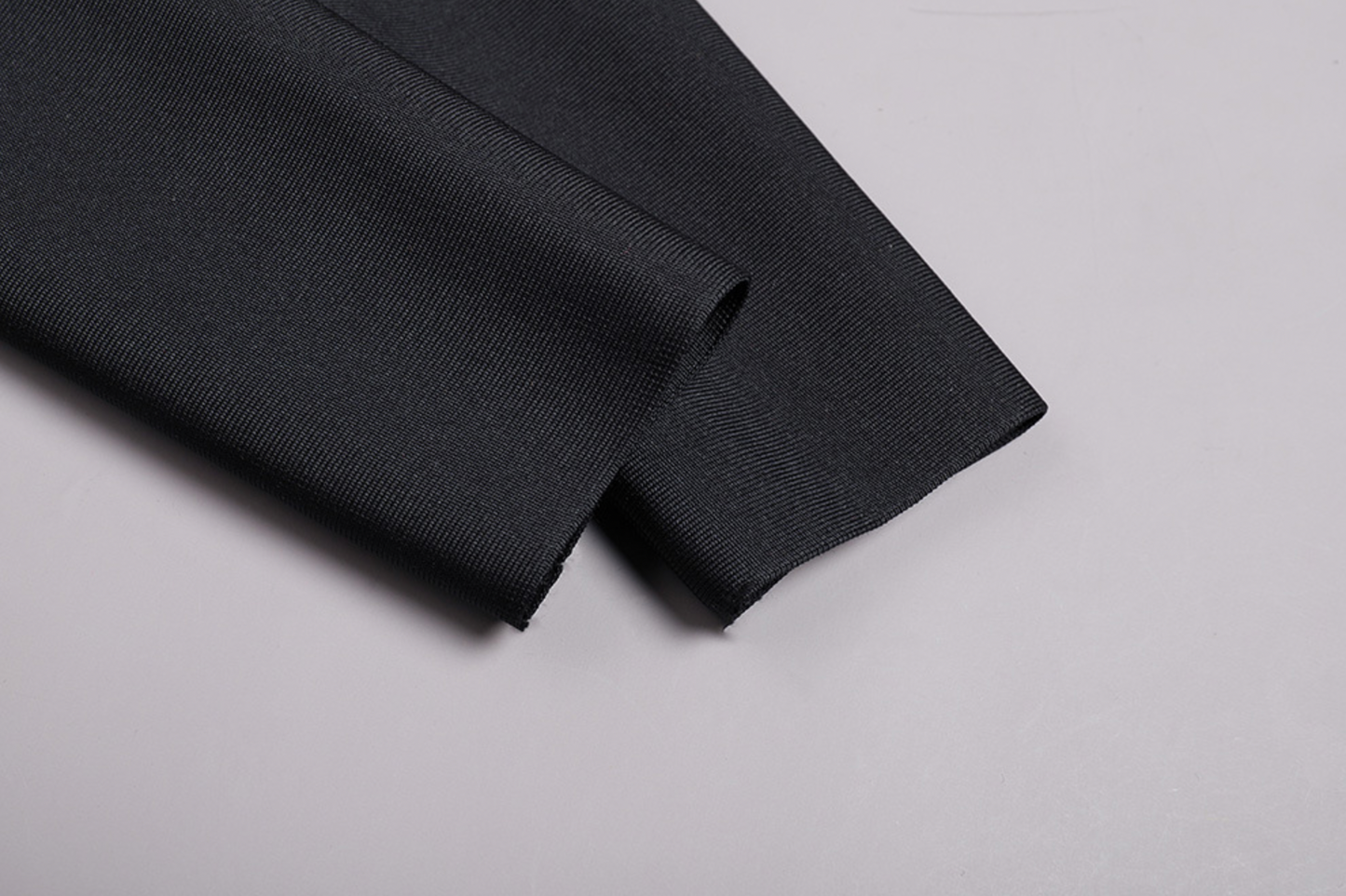 Langärmliges Maxikleid mit Cut-outs