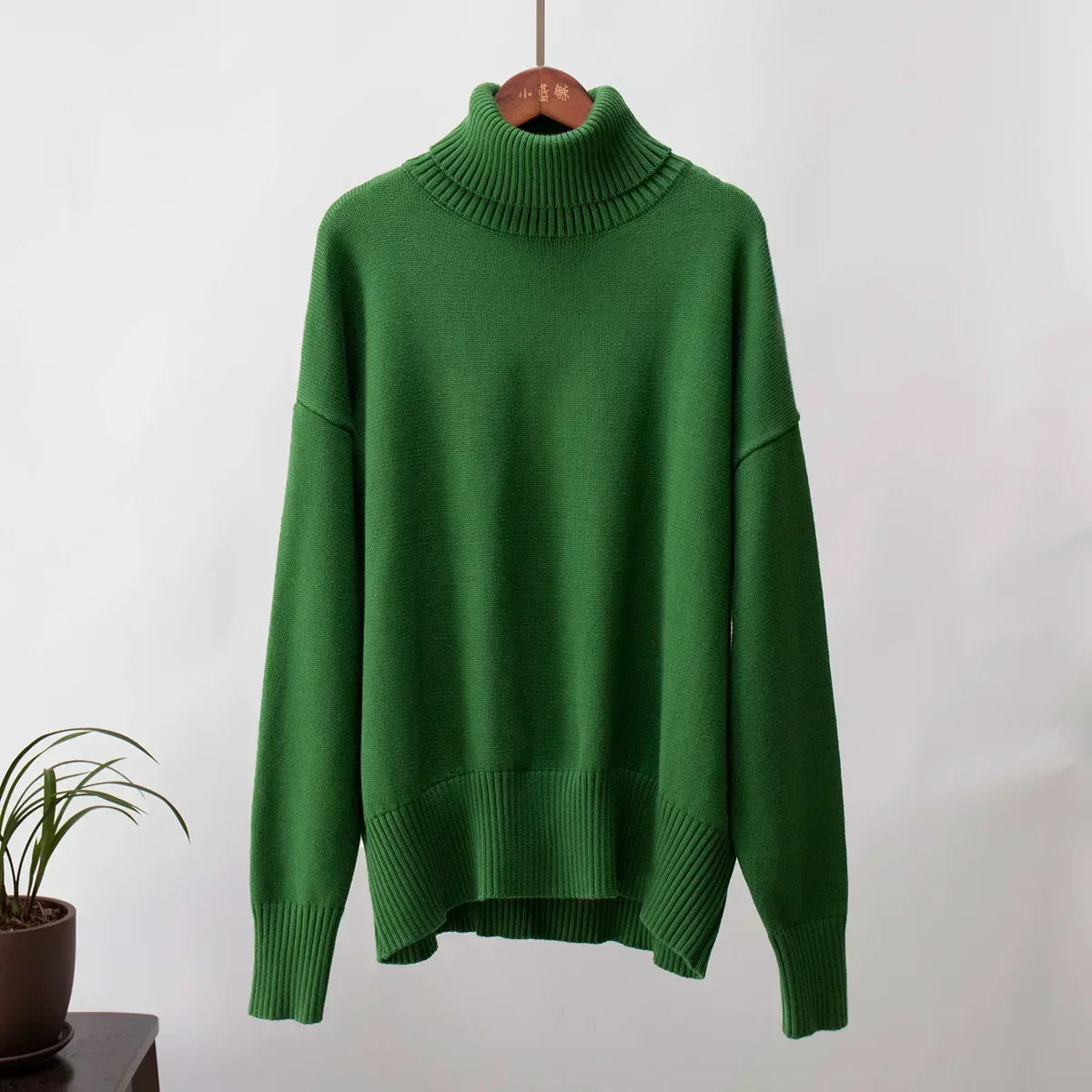 Wolle Pullover mit hohem Kragen von WOLFFMODE