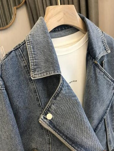 Sommerjeansjacke im Tropenstil