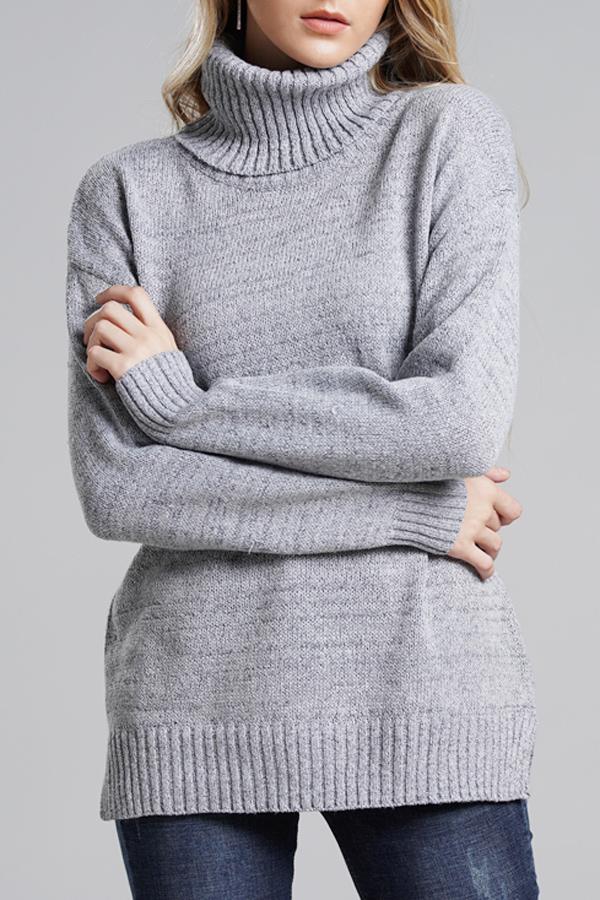 Grauer Oversize-Strickpullover mit hohem Kragen von WOLFFMODE