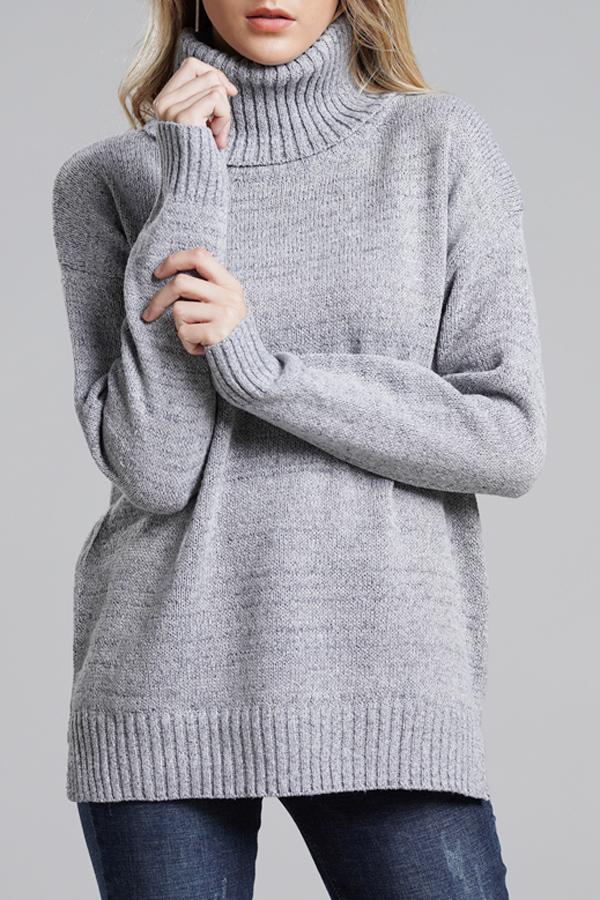 Grauer Oversize-Strickpullover mit hohem Kragen von WOLFFMODE