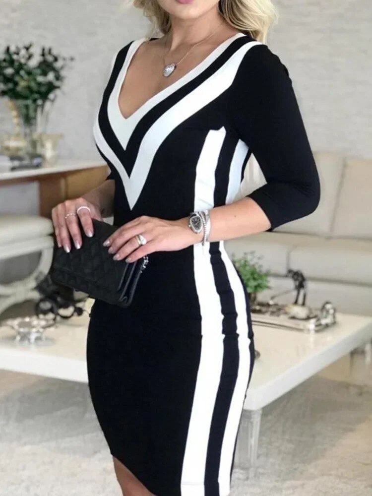 WolffMode Bodycon Kleid mit farbigem Streifenmuster