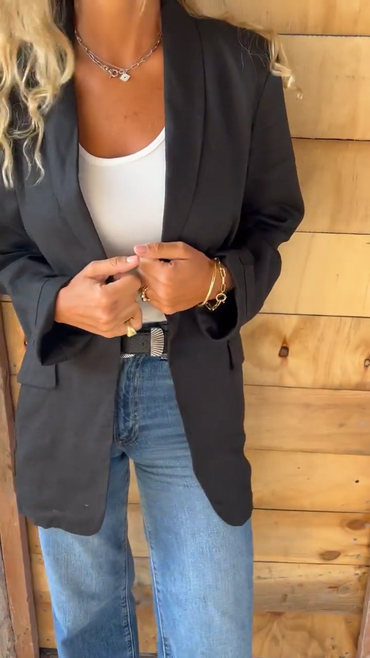 Wolffmode: Weißer Blazer mit elegantem Schnitt