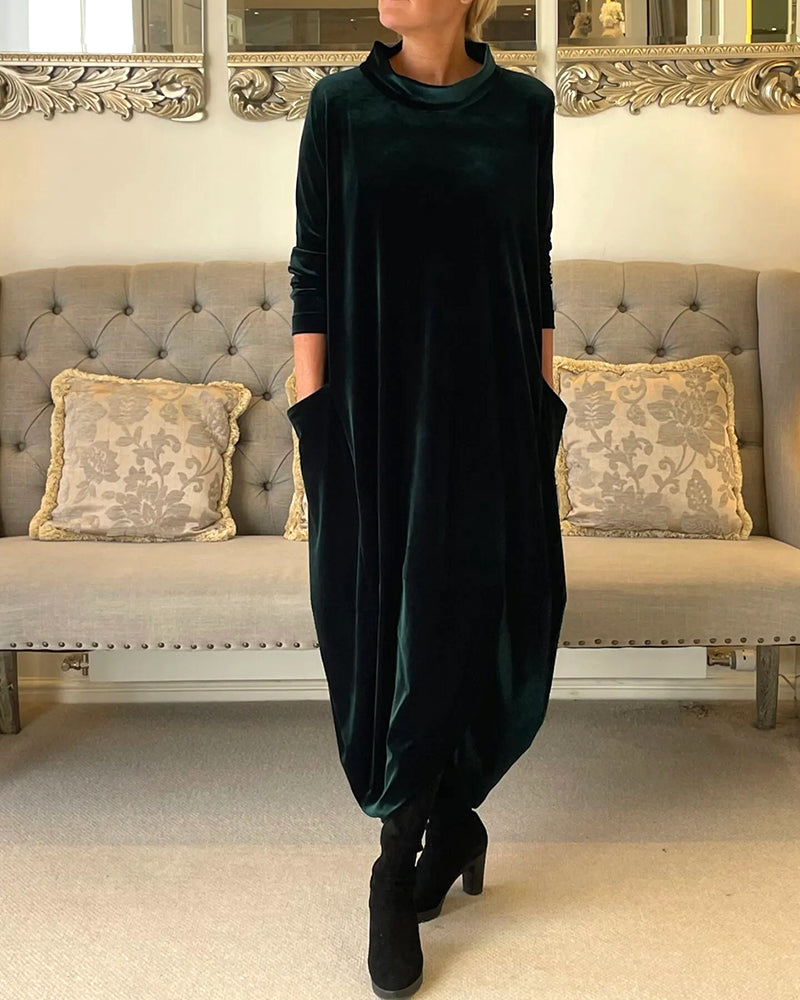 Stilvolles Samtkleid von WOLFFMODE mit Kragen und Taschen