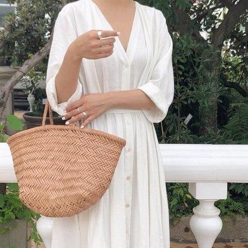 Mit geraffter Taille und weitem Rock